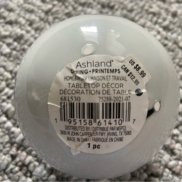 Ceramic ball with Q’s - Picture 2 of 4